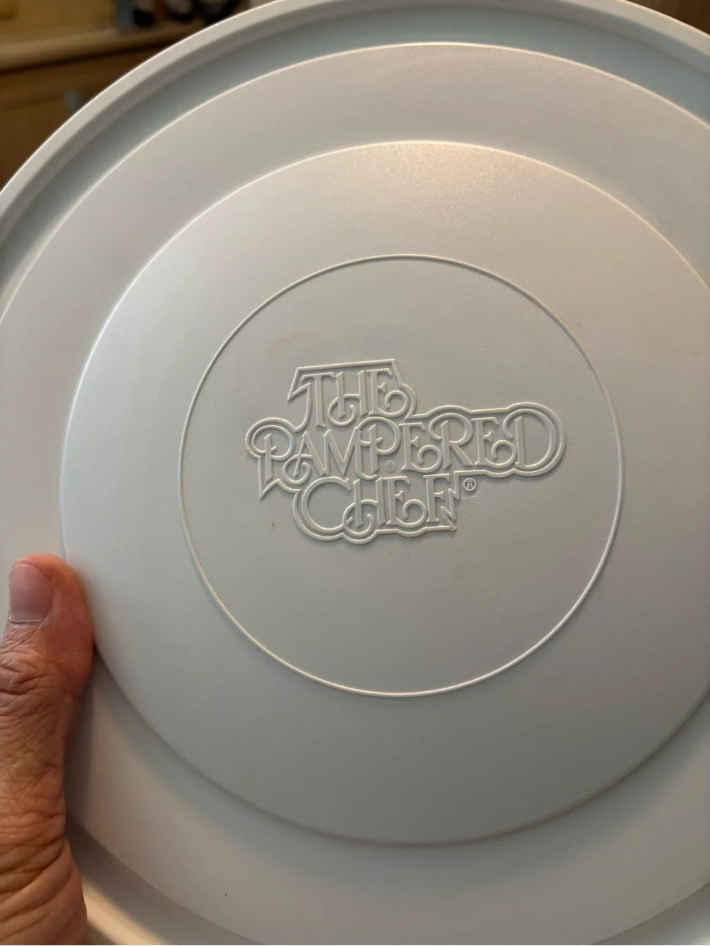 The Pampered Chef White Plastic Nesting Bowls/Colanders with Lid - Embossed Logo